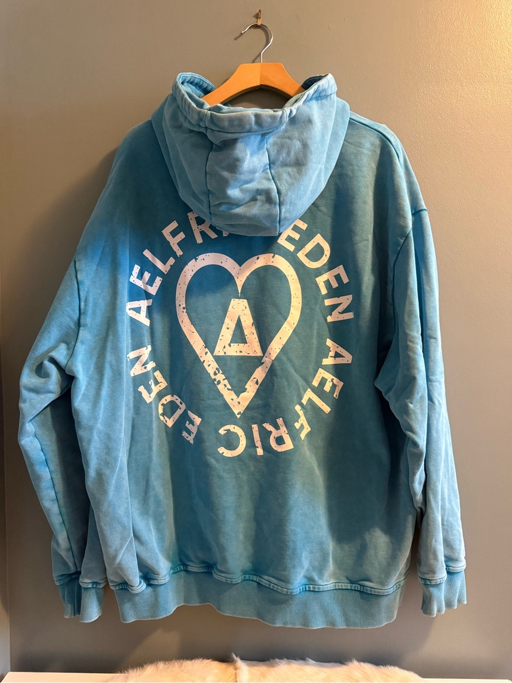 Aelfric Eden Circular Heart Graphic Washed Blue Hoodie